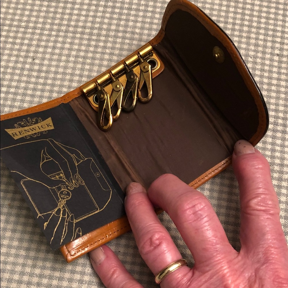 Vintage Renwick NWOT Key & Card Holder MCM Tri-fold Secure Zippered Pocket #1258